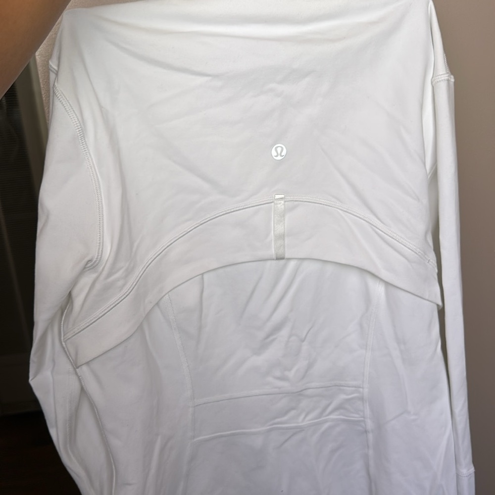 Lululemon - Picture 2 of 5